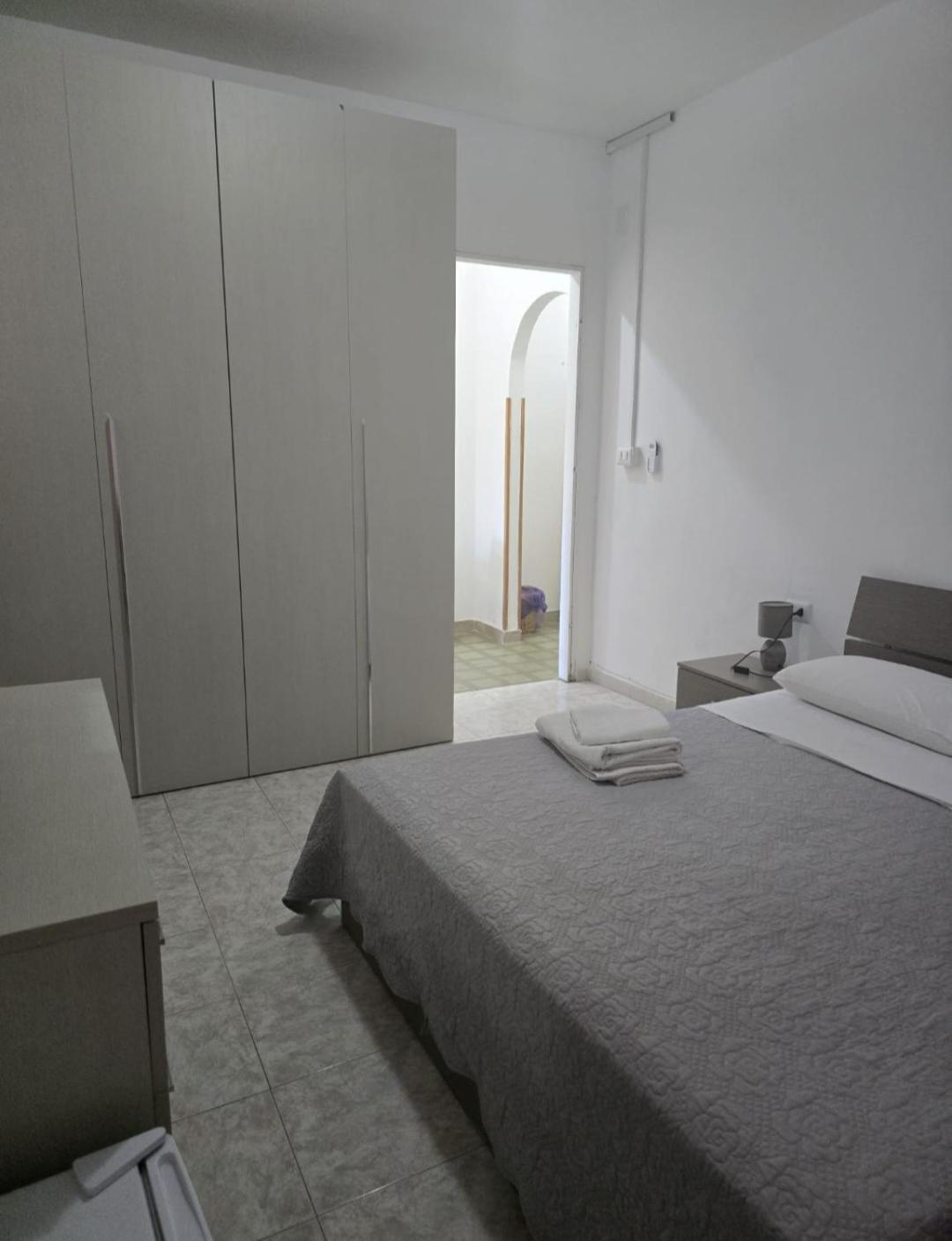 Guest House Tra Rocce E Mare La Maddalena  Ngoại thất bức ảnh