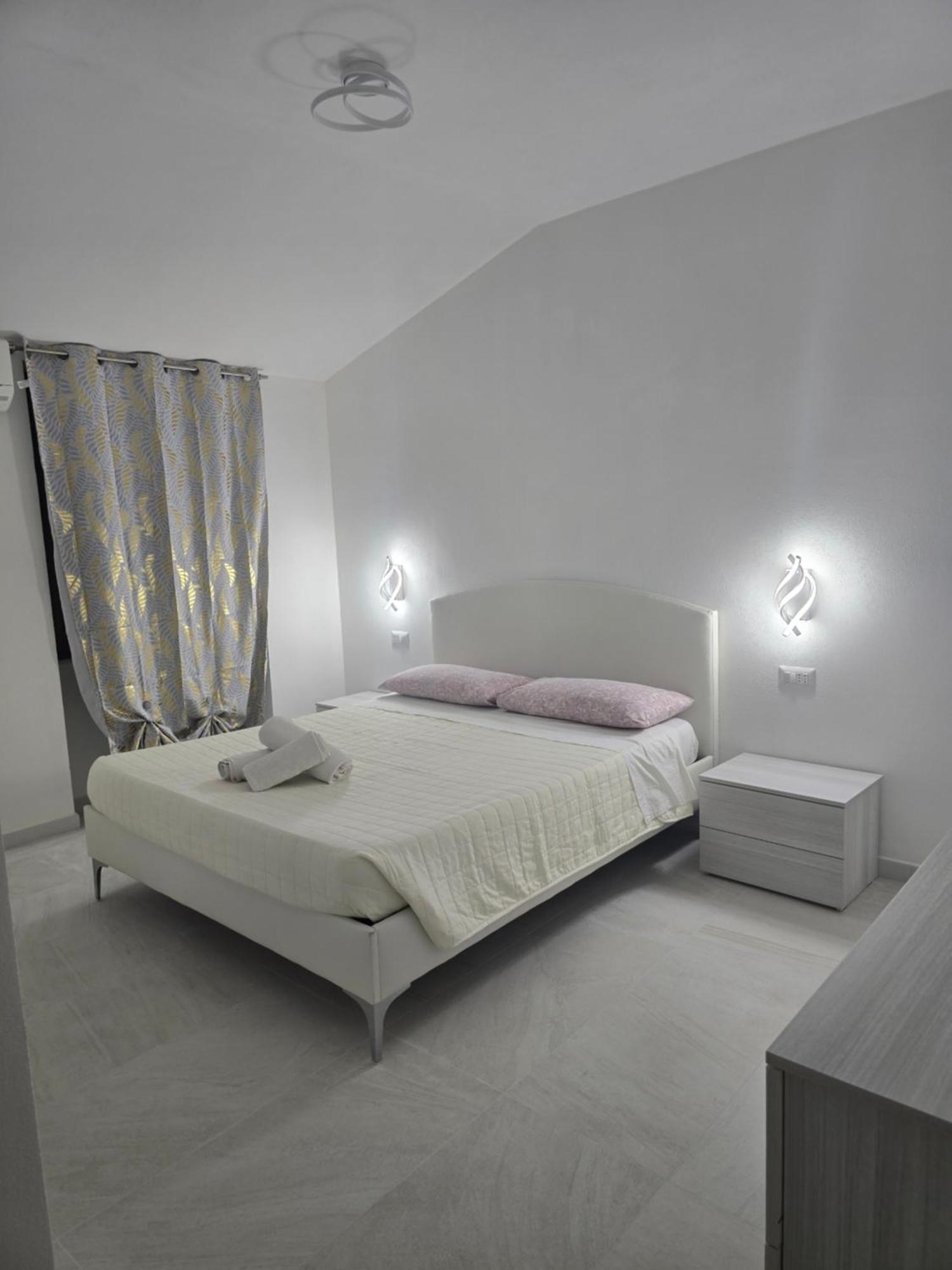 Guest House Tra Rocce E Mare La Maddalena  Ngoại thất bức ảnh