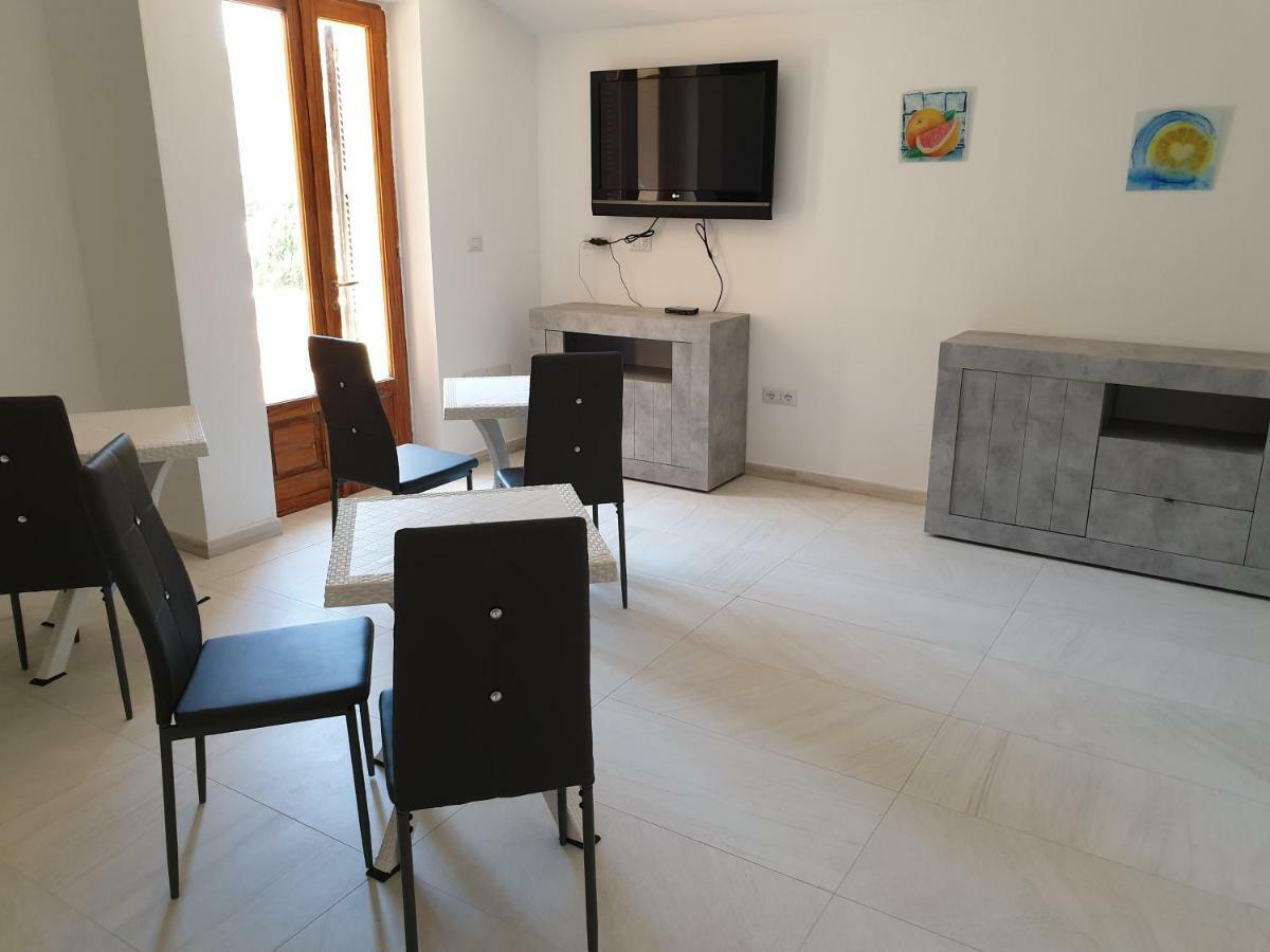 Guest House Tra Rocce E Mare La Maddalena  Ngoại thất bức ảnh