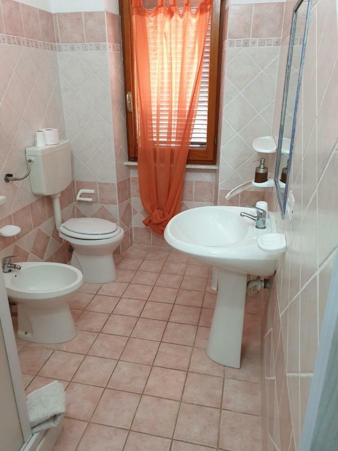 Guest House Tra Rocce E Mare La Maddalena  Ngoại thất bức ảnh