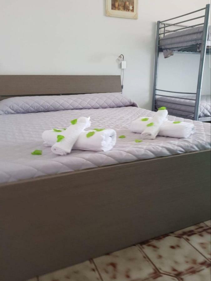 Guest House Tra Rocce E Mare La Maddalena  Ngoại thất bức ảnh
